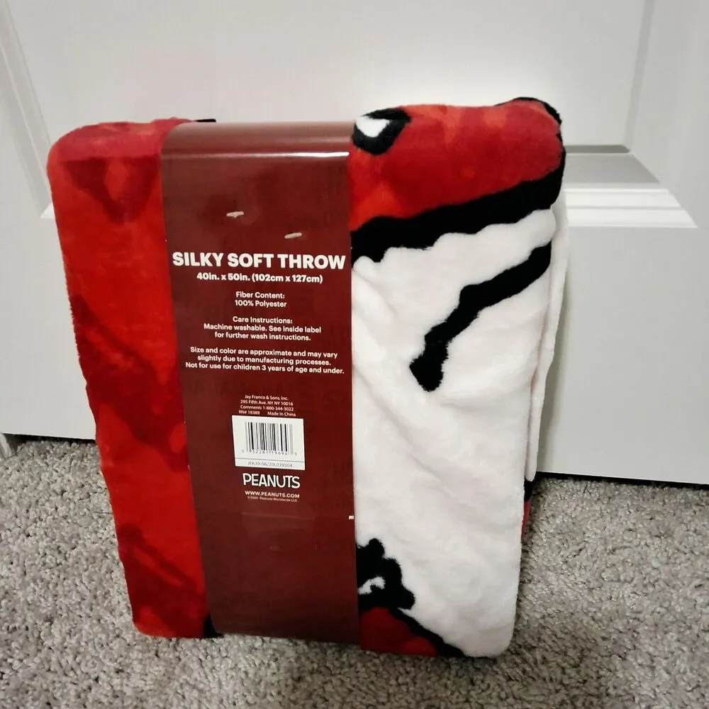 Peanuts Snoopy & Woodstock Silky Soft Red Throw Blanket 40x50 New w/ Tags